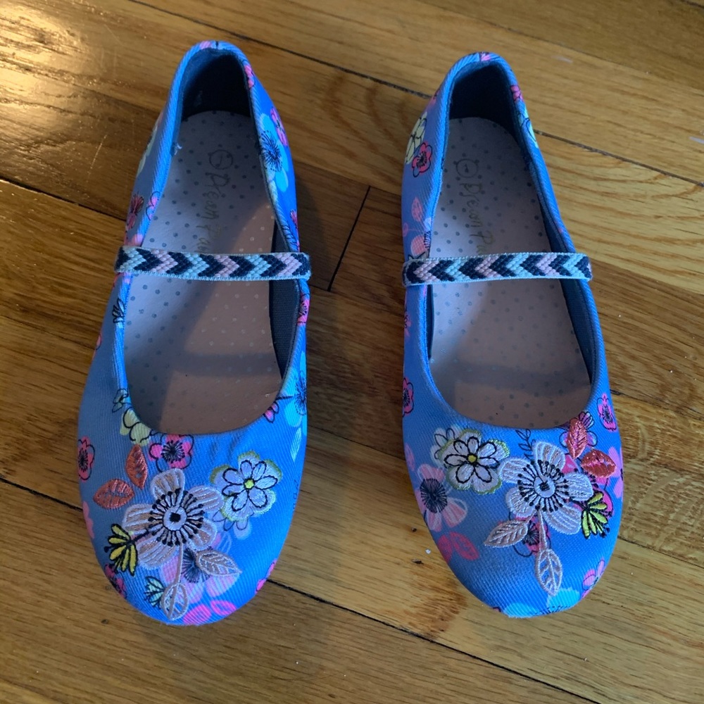 Girls dress shoes